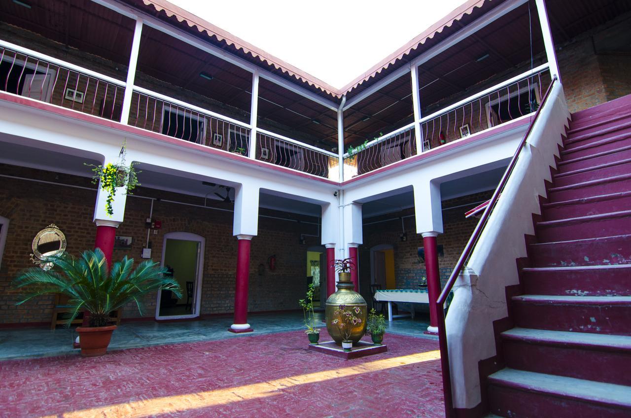 Hotel Naurang Yatri Niwas Garli Exterior foto