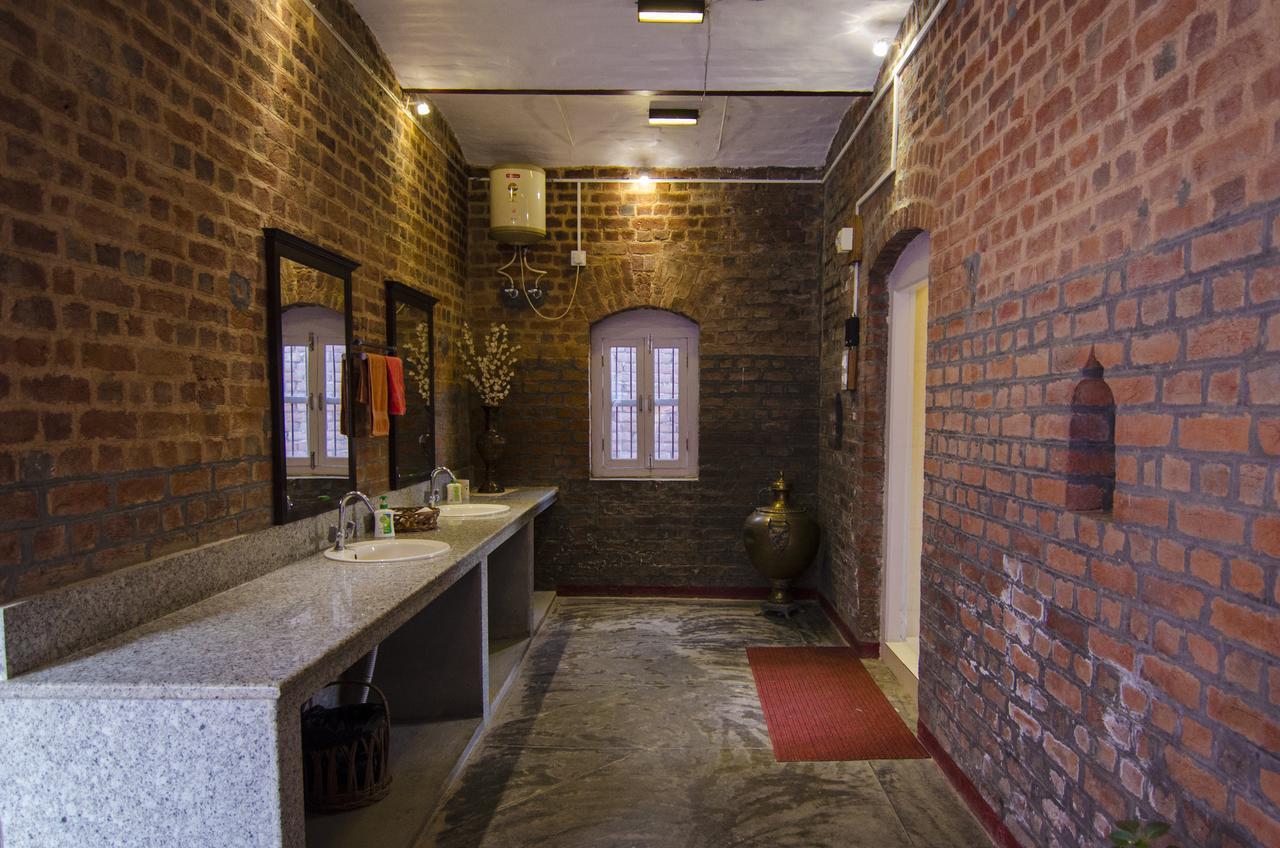Hotel Naurang Yatri Niwas Garli Exterior foto